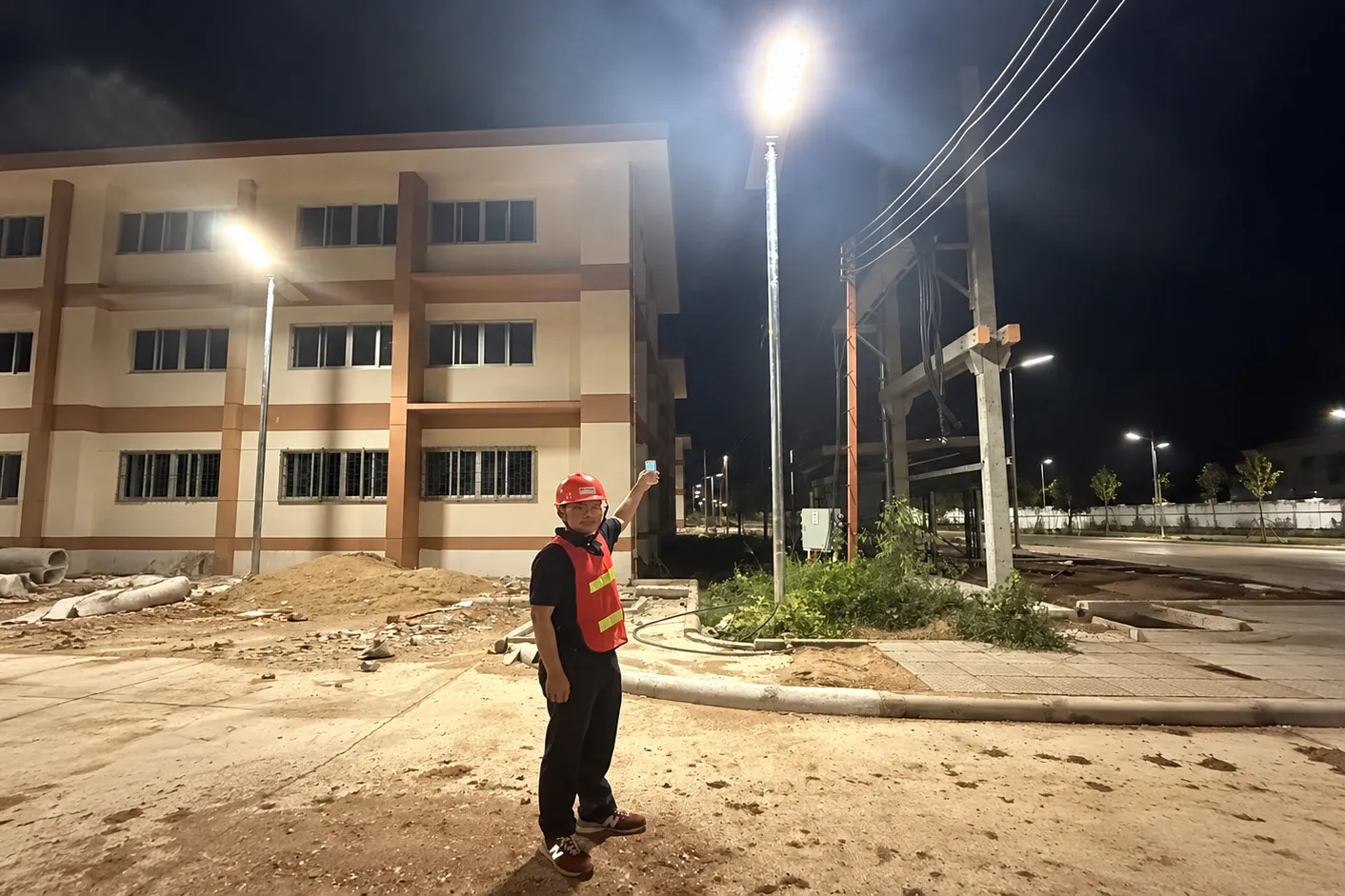 Recommend All-in-One Solar Street Light Solution for Industrial Park in Thailand